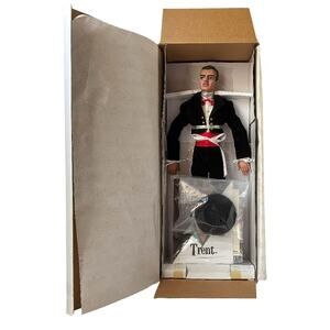 2002 Ashton Drake Trent "Cafe Ole” Dressed Convention Doll NRFB Signed COA